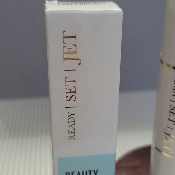 Ready Set Jet Beauty Baton Hydrate and Glow - Picture 2 of 10